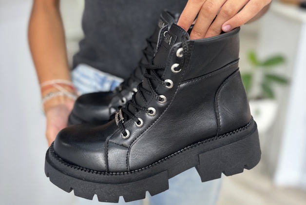 COMPAÑÍA DE ZAPATOS