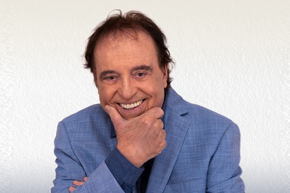 SU AMIGO DYANGO TOUR