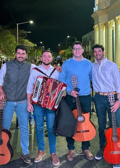 LA RAÍZ CHAMAMECERA